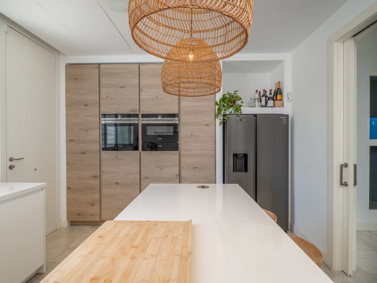 1947e143d1147318547833de0a4009d4 - 10