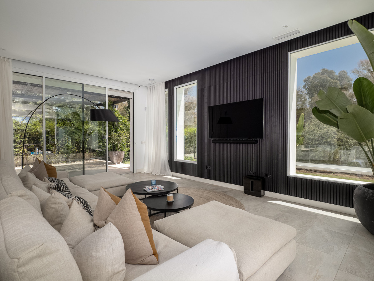 1947e143d1147318547833de0a4009d4 - 14