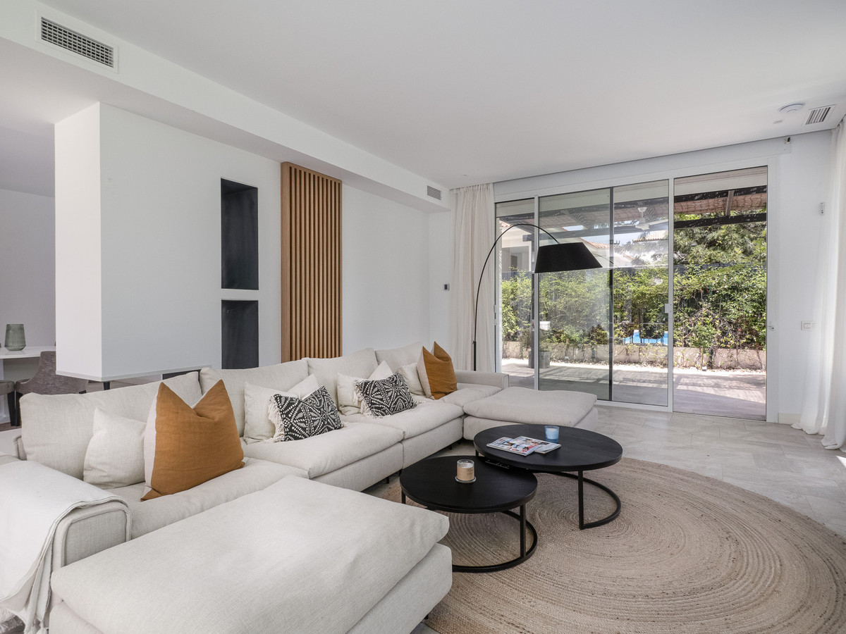 1947e143d1147318547833de0a4009d4 - 15