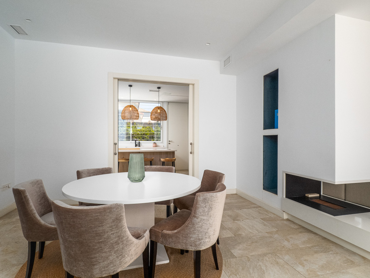 1947e143d1147318547833de0a4009d4 - 17