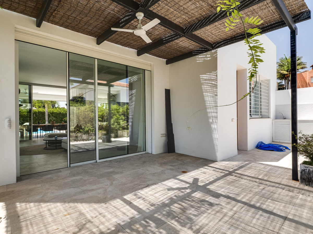 1947e143d1147318547833de0a4009d4 - 26