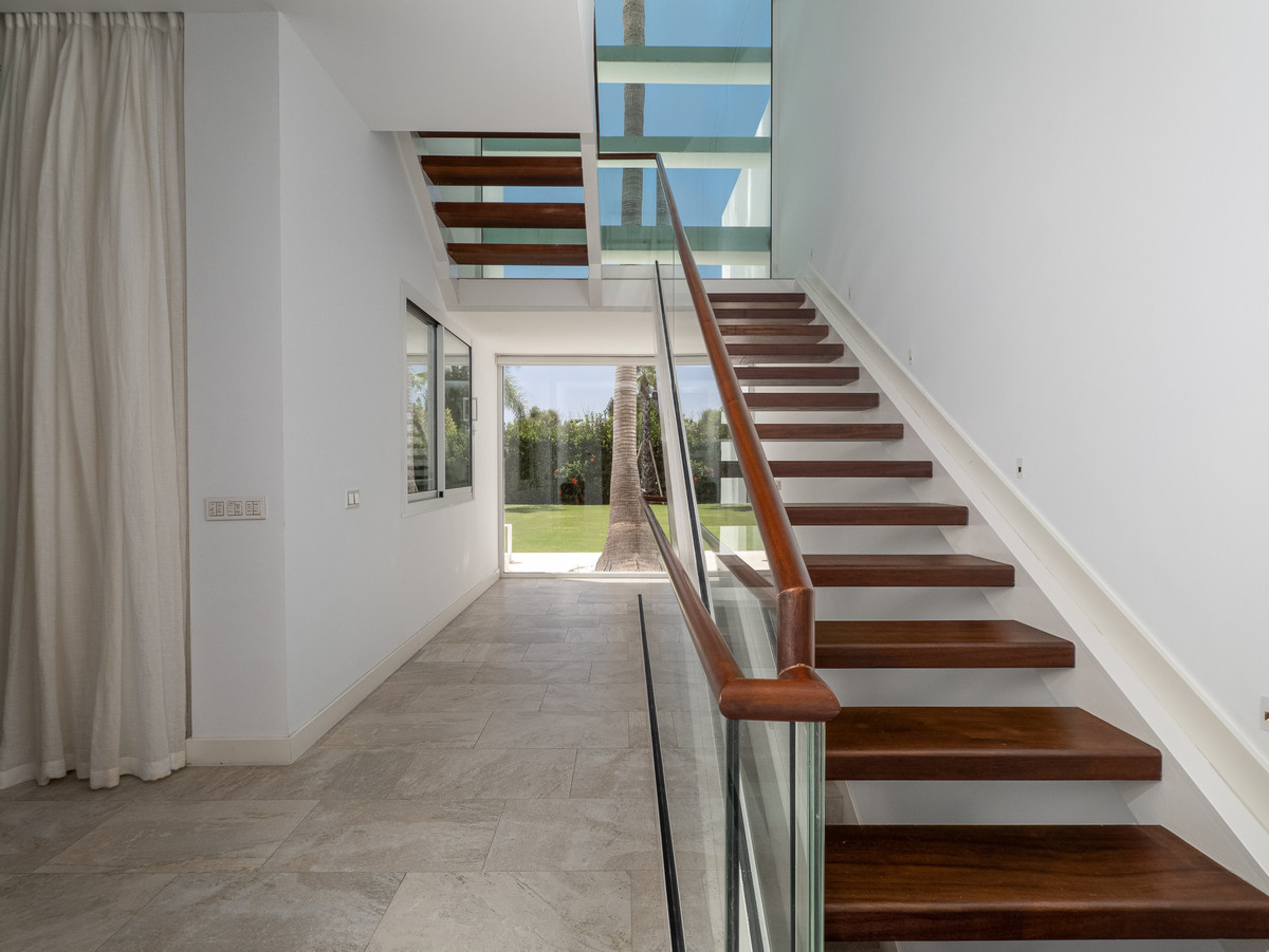 1947e143d1147318547833de0a4009d4 - 29