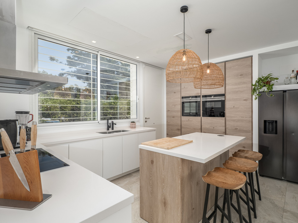 1947e143d1147318547833de0a4009d4 - 3