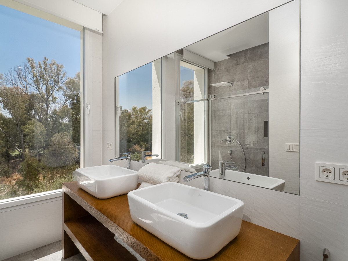 1947e143d1147318547833de0a4009d4 - 30