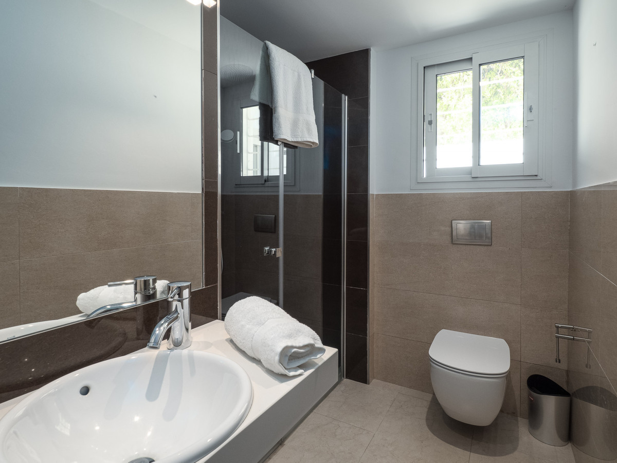 1947e143d1147318547833de0a4009d4 - 39