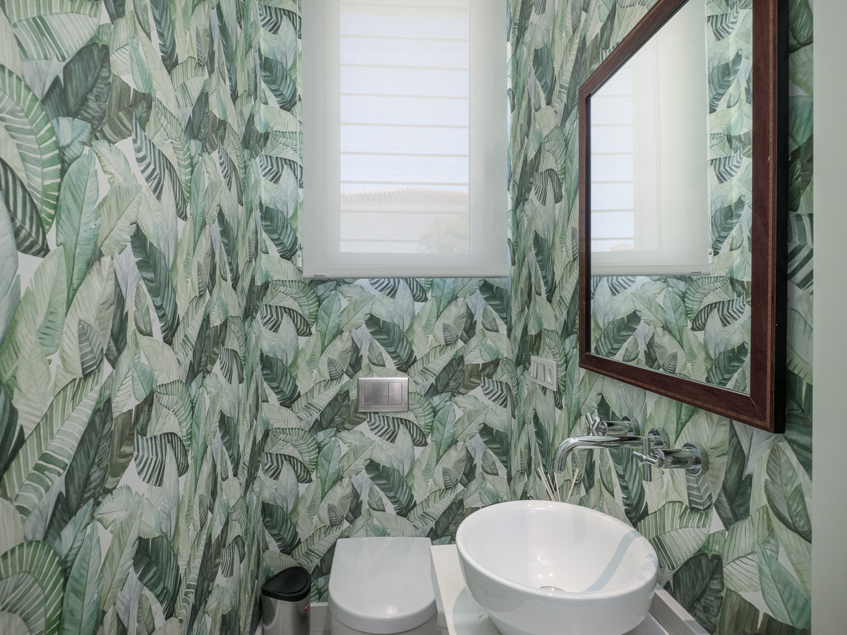 1947e143d1147318547833de0a4009d4 - 9