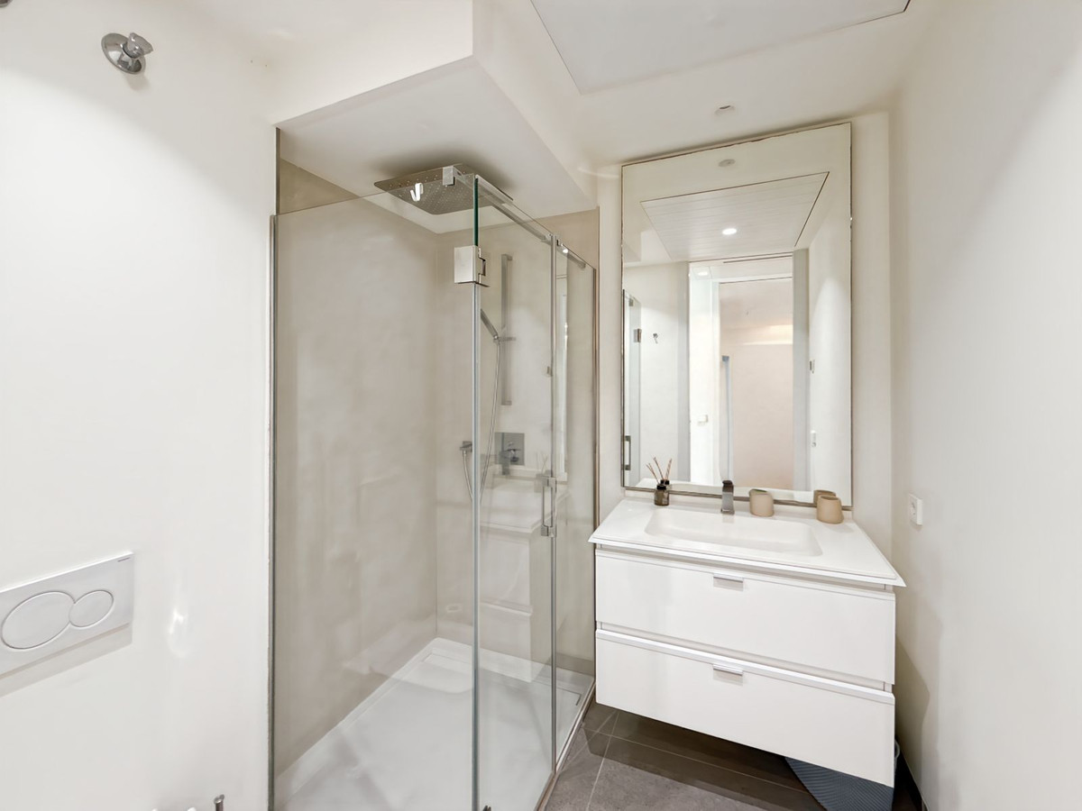 37b8a706f69845504ea222928a113613 - 42