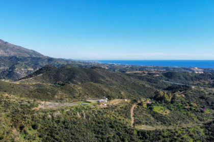 37f39387bf37e0f3282a7f77115bd8ba - 18