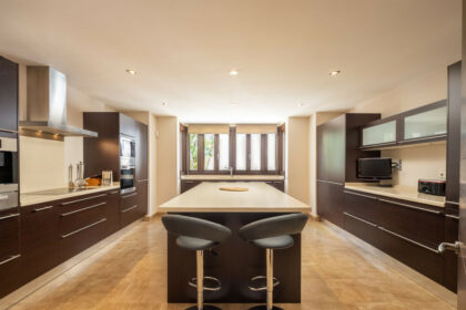 56e5a53e64a26f407d682e05e5a8723c - 9