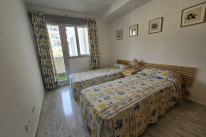 5af4a0b6194d6028c4d9174f7a117d0d - 34