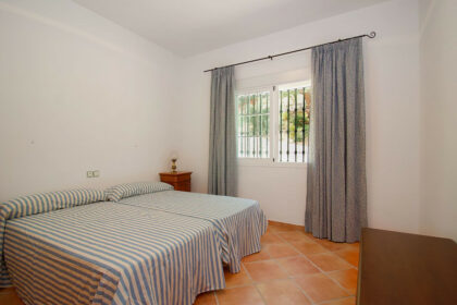 5b96e33a0fc2ba0195c089bfd56d9d08 - 28