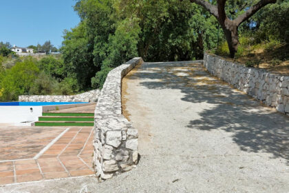 5b96e33a0fc2ba0195c089bfd56d9d08 - 41