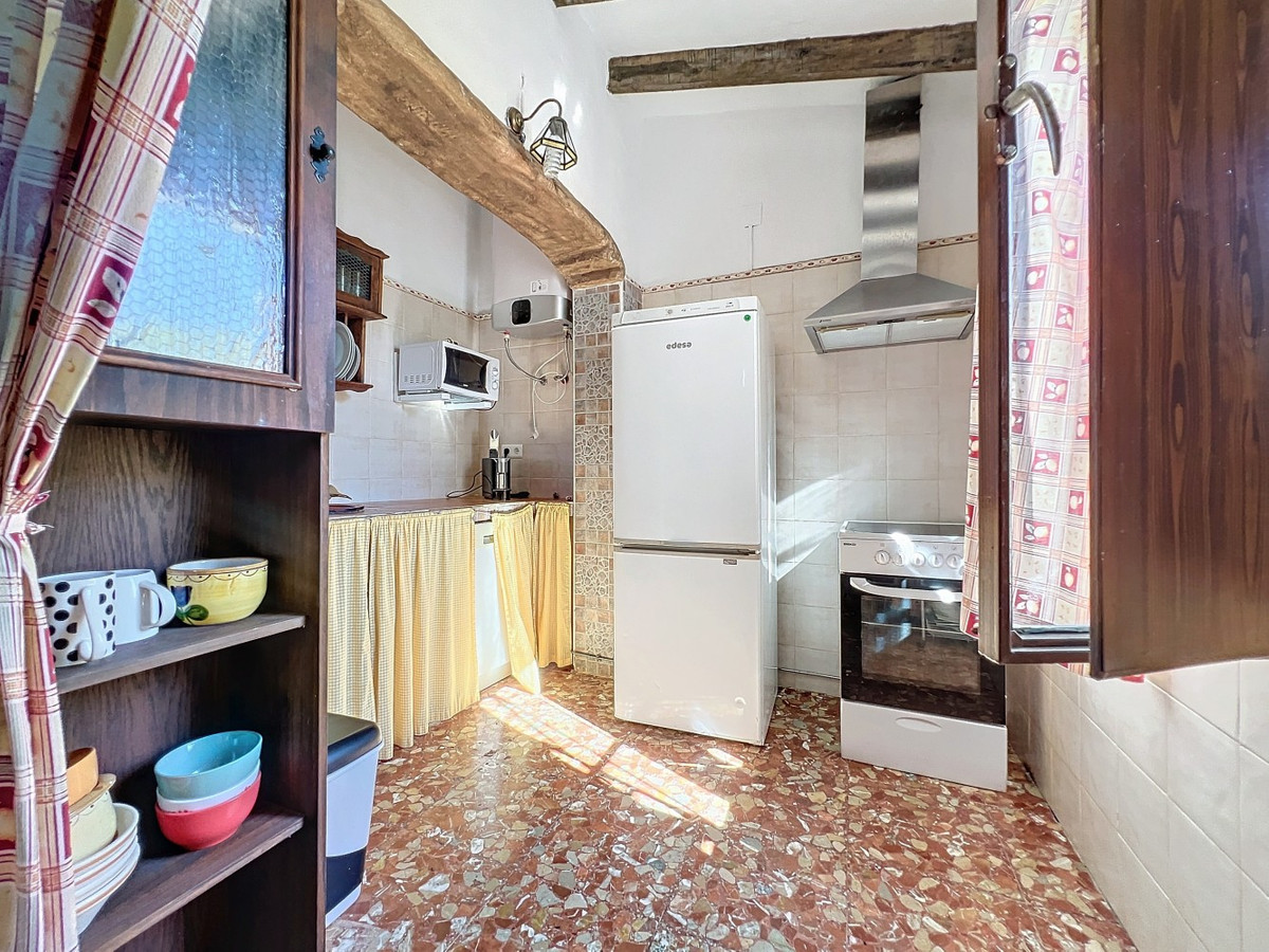 6c89de9f1327ad37ae6be2a2744349e5 - 15