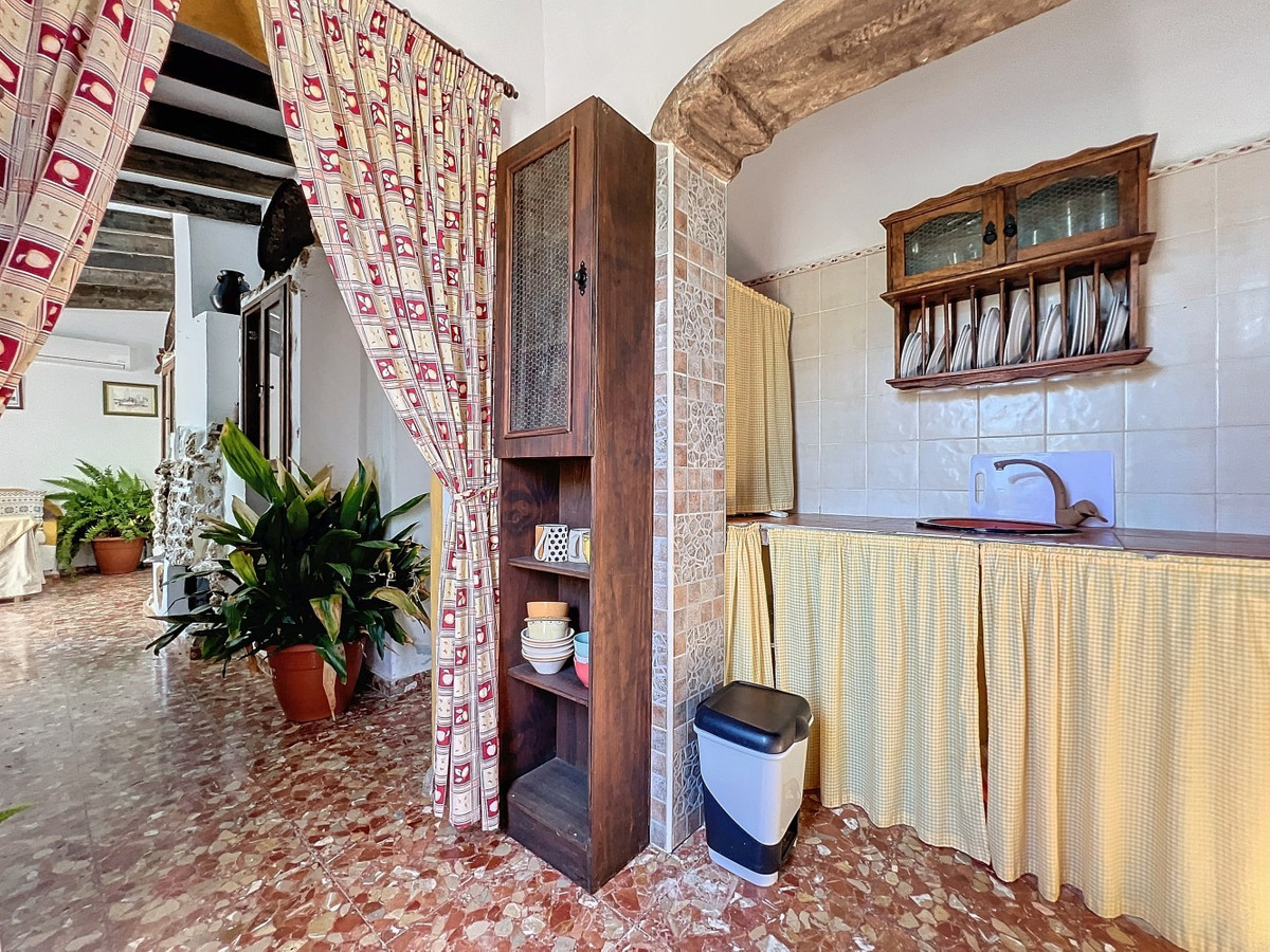 6c89de9f1327ad37ae6be2a2744349e5 - 18