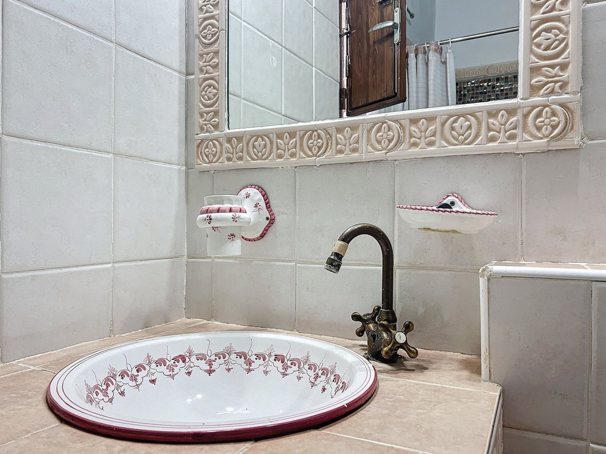 6c89de9f1327ad37ae6be2a2744349e5 - 21