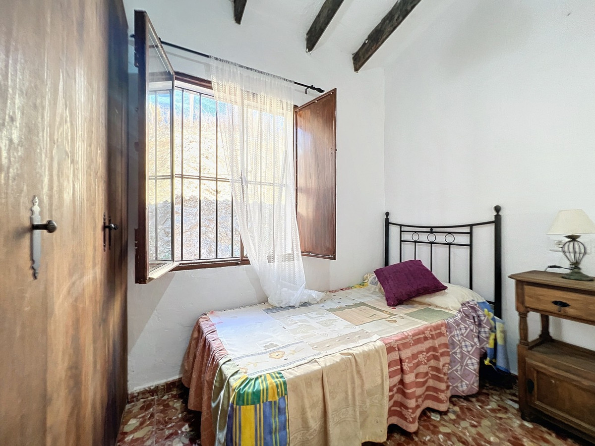 6c89de9f1327ad37ae6be2a2744349e5 - 29