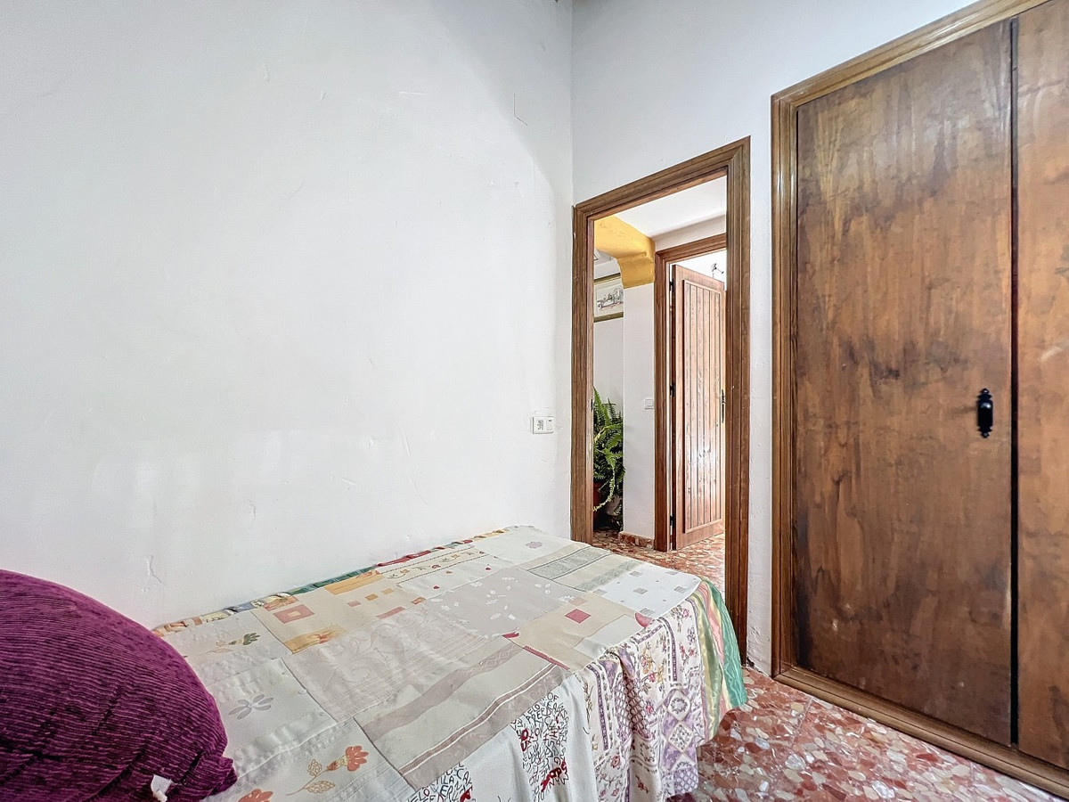 6c89de9f1327ad37ae6be2a2744349e5 - 30