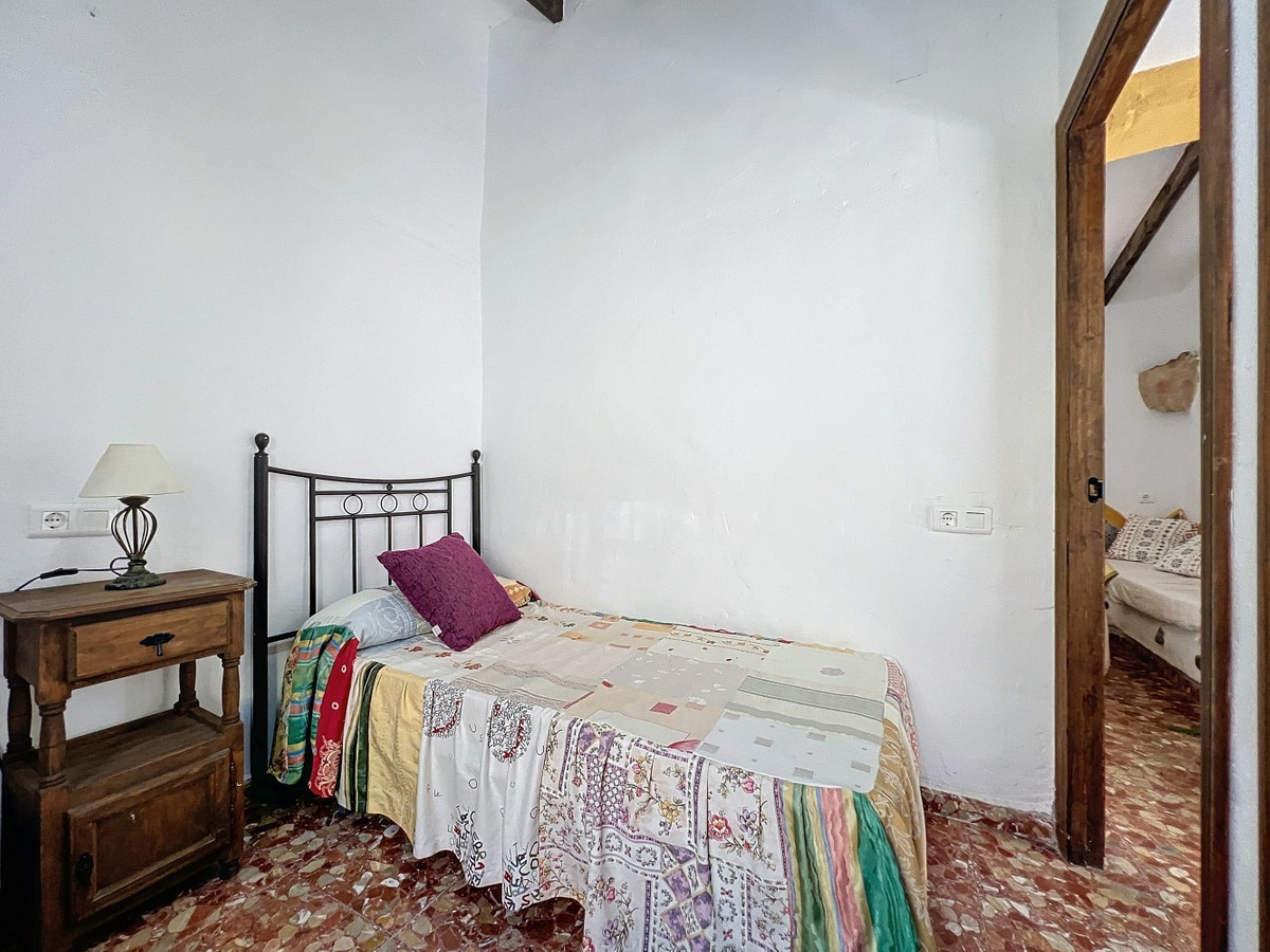 6c89de9f1327ad37ae6be2a2744349e5 - 31