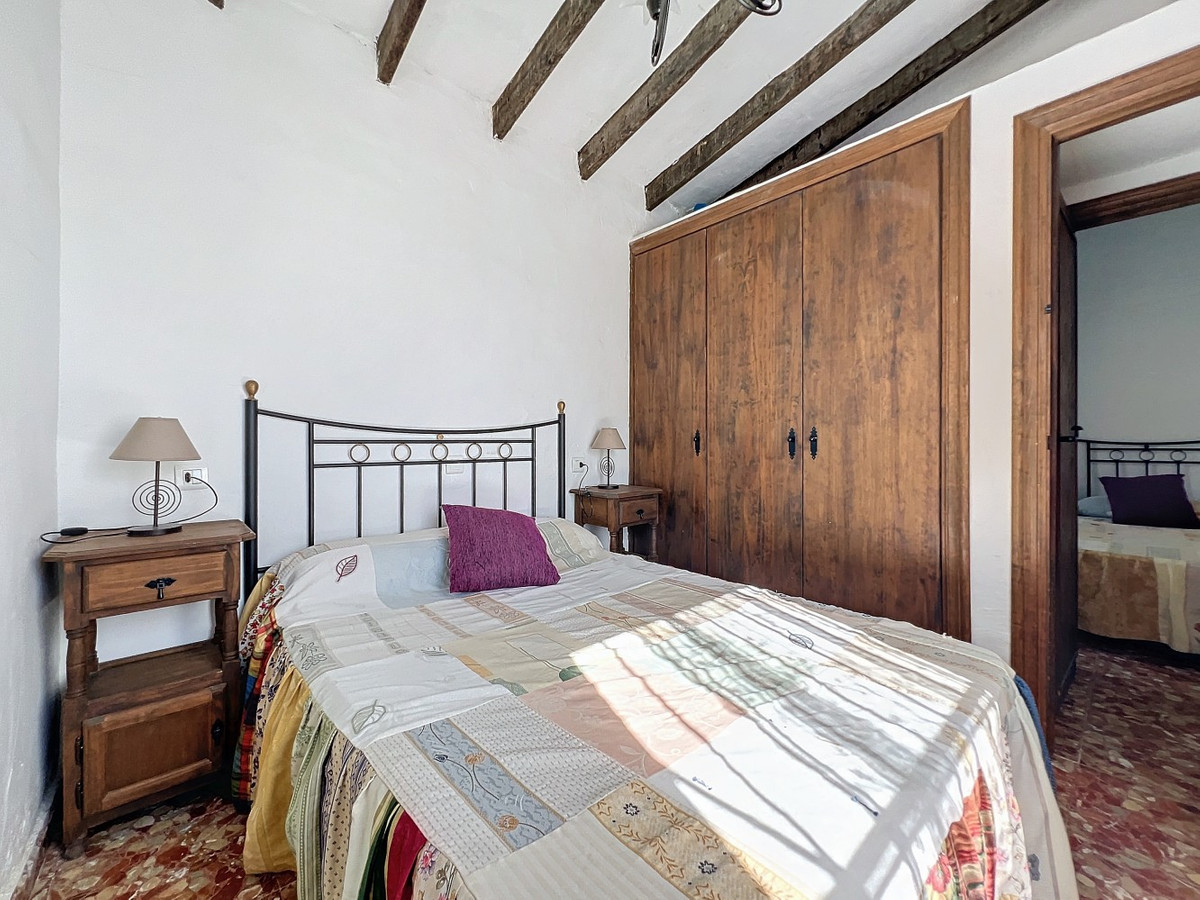 6c89de9f1327ad37ae6be2a2744349e5 - 32