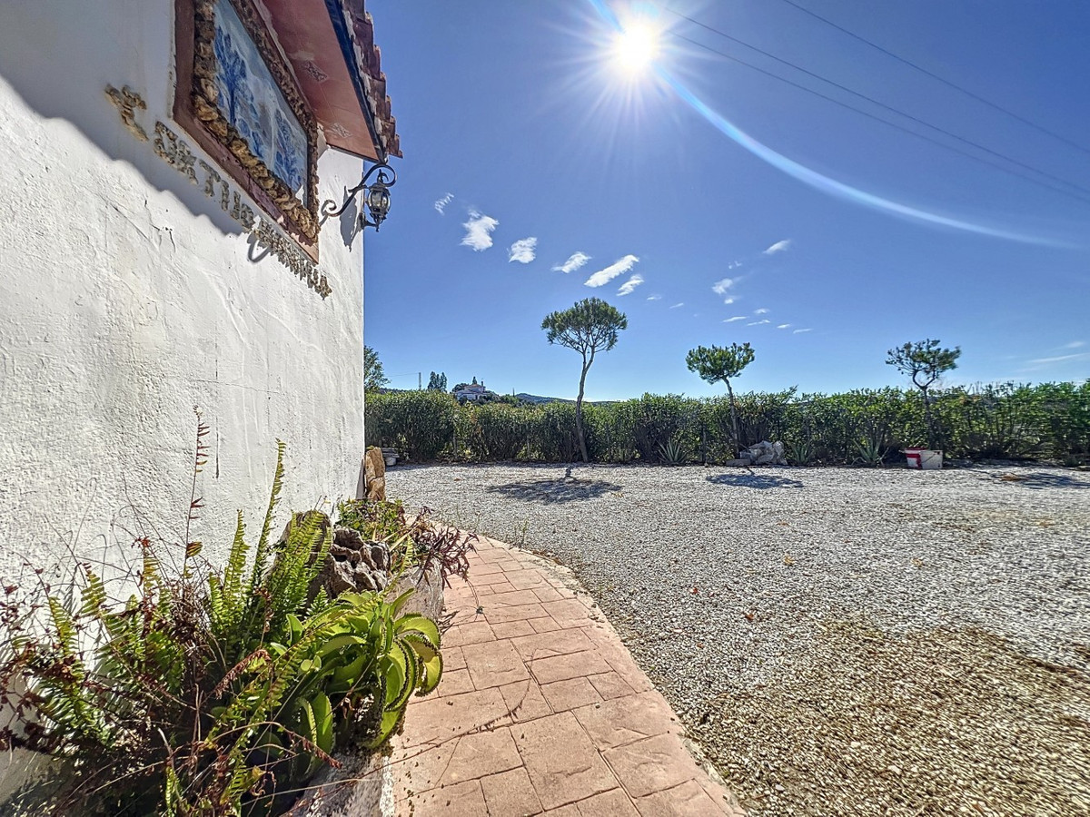 6c89de9f1327ad37ae6be2a2744349e5 - 35