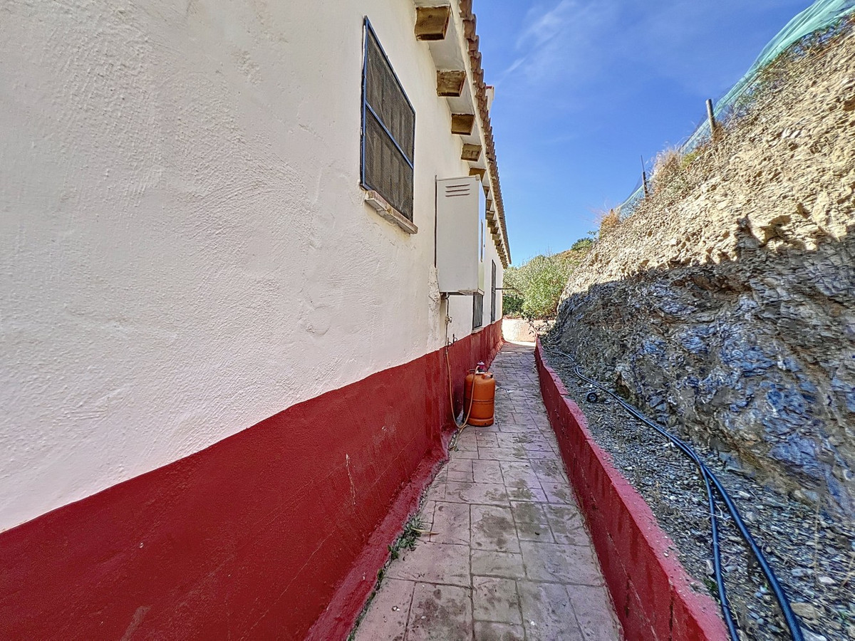 6c89de9f1327ad37ae6be2a2744349e5 - 40