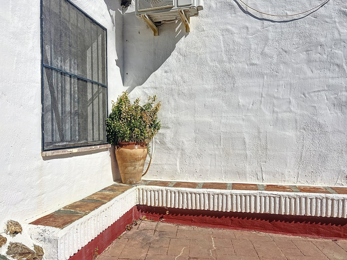 6c89de9f1327ad37ae6be2a2744349e5 - 42