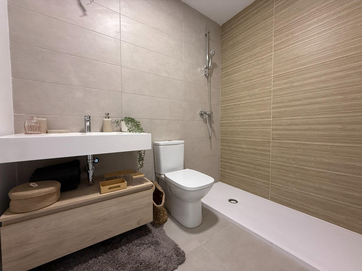 76bc9beb0de0f1e489a47417b36cb93d - 23