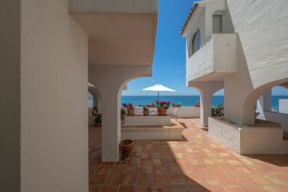 b35b934df0067a043b4e81fe0c747880 - 25