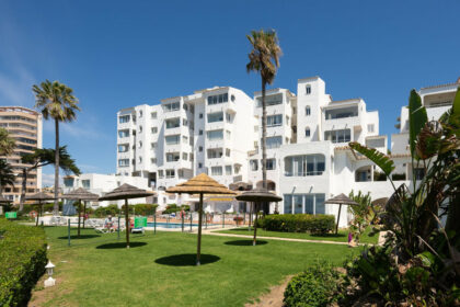 b35b934df0067a043b4e81fe0c747880 - 30