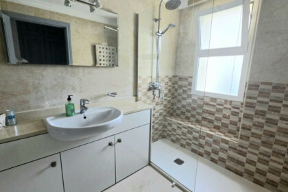 b98ce3f0e92d5db5f22e7cc8ac75aebf - 17