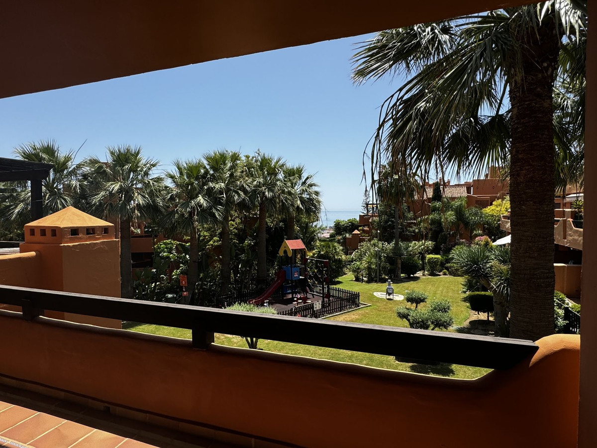 e35a96987aa683fea7fb1e0fa3ead17a - 16