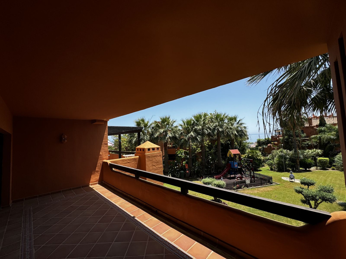 e35a96987aa683fea7fb1e0fa3ead17a - 18