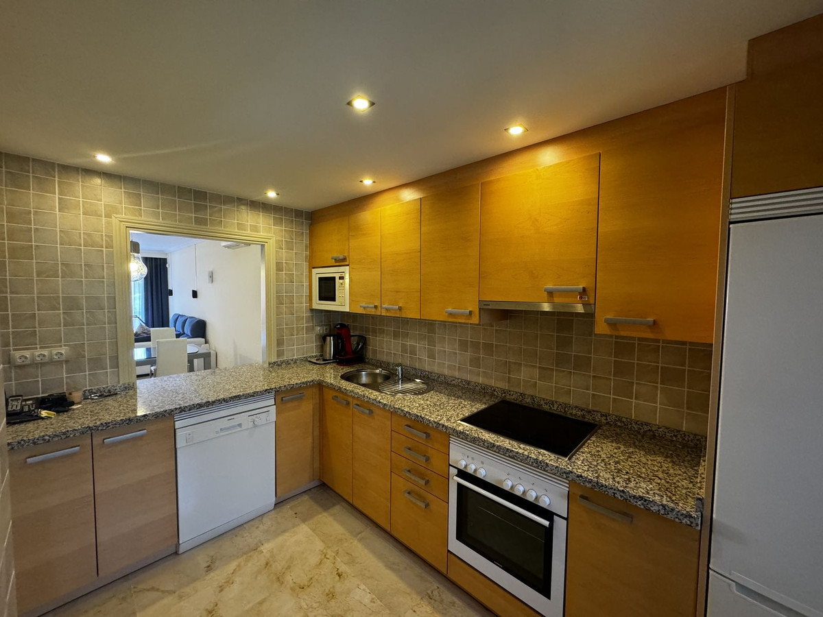 e35a96987aa683fea7fb1e0fa3ead17a - 2