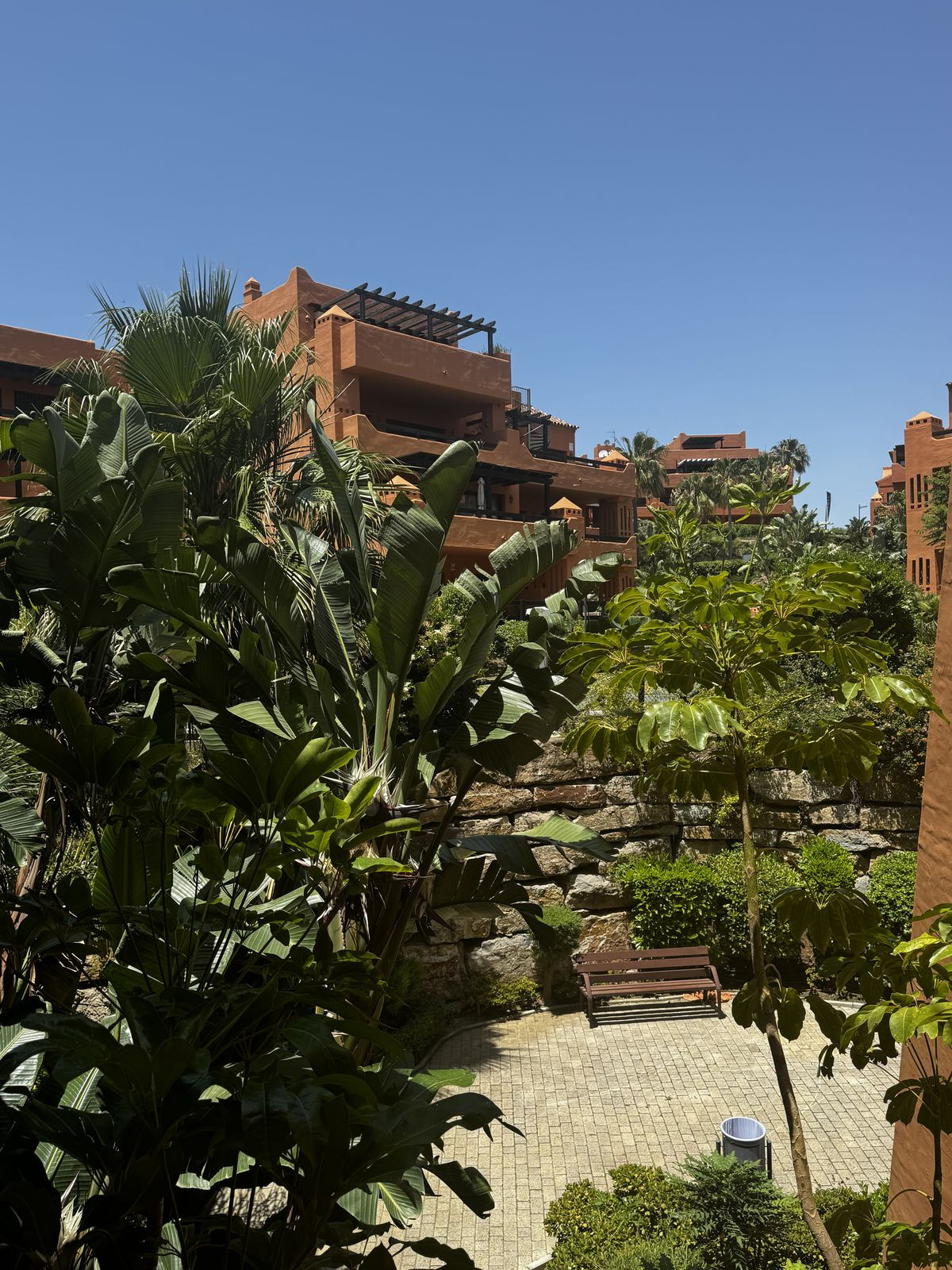 e35a96987aa683fea7fb1e0fa3ead17a - 21