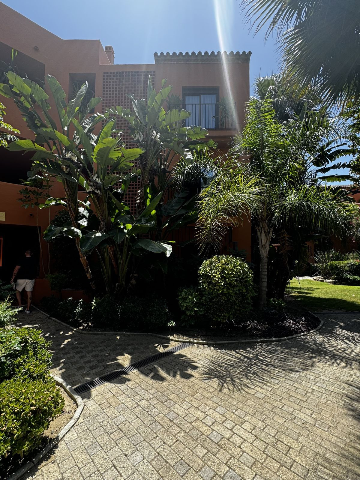 e35a96987aa683fea7fb1e0fa3ead17a - 27