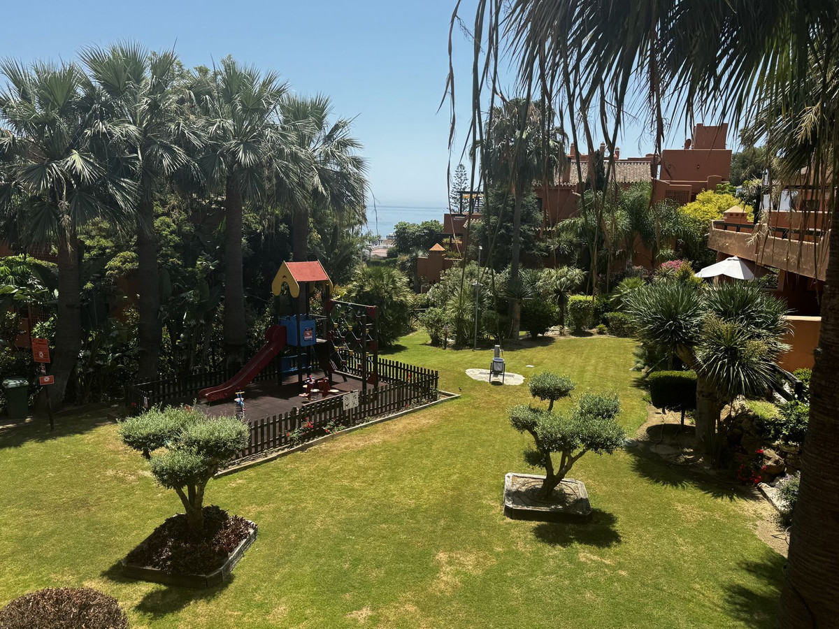 e35a96987aa683fea7fb1e0fa3ead17a - 28