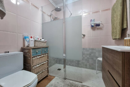 08111aad7a26545abcda3cfded73d180 - 12