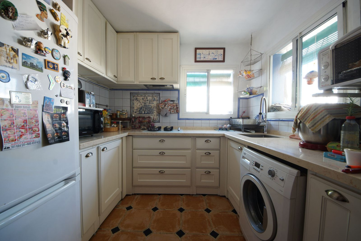 11dc872869d568a1c90a7e761897aa89 - 12