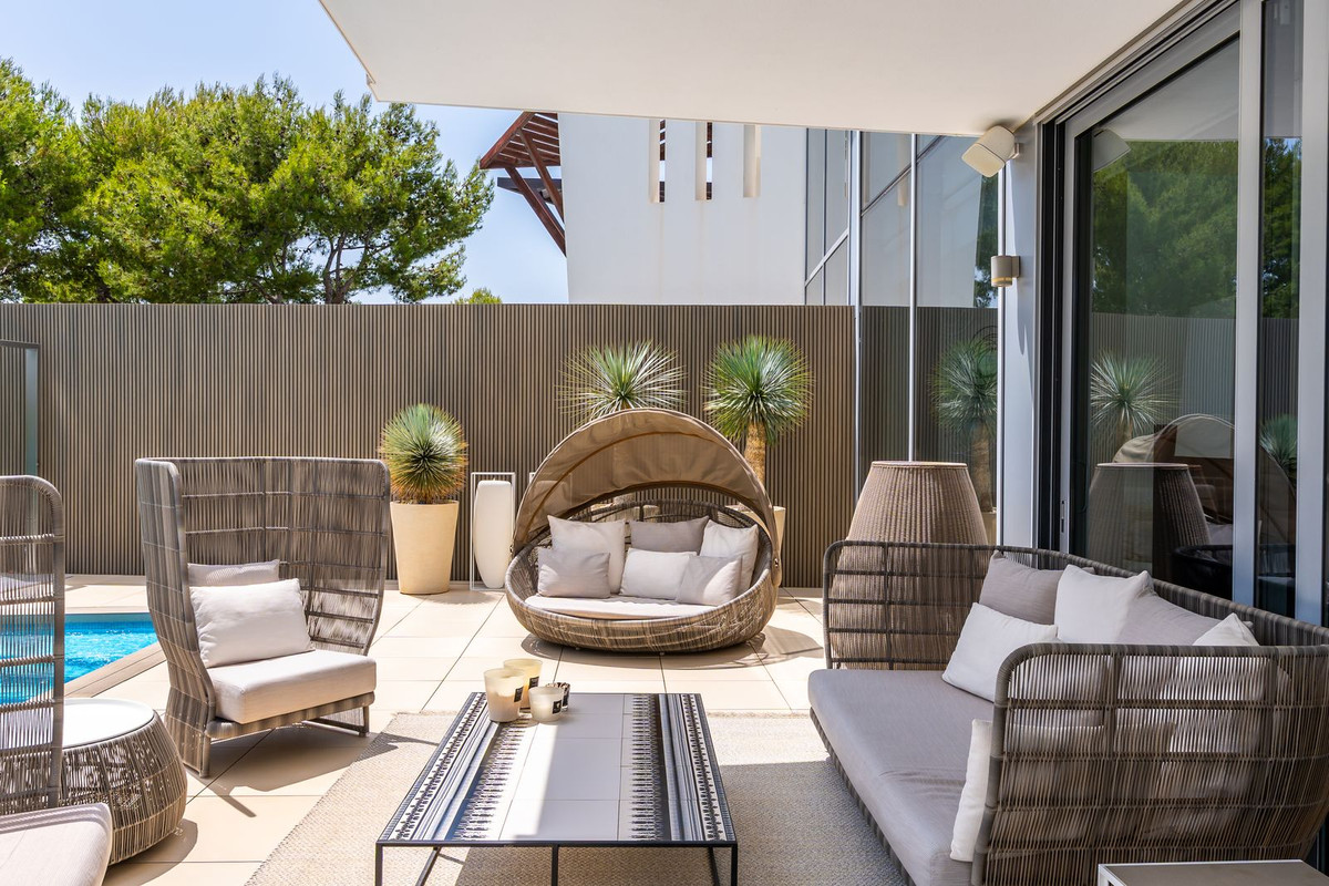 13b96cc2bc62bd199011b23ef5e41b2e - 16