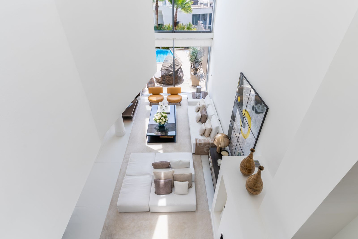 13b96cc2bc62bd199011b23ef5e41b2e - 26