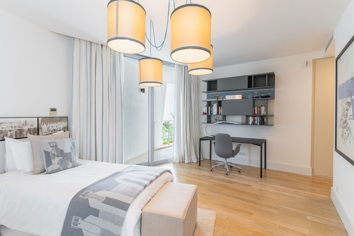 13b96cc2bc62bd199011b23ef5e41b2e - 28