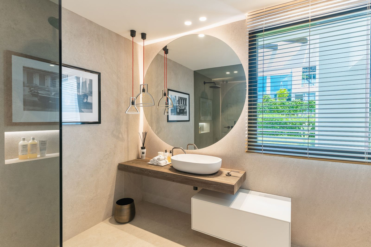 13b96cc2bc62bd199011b23ef5e41b2e - 32