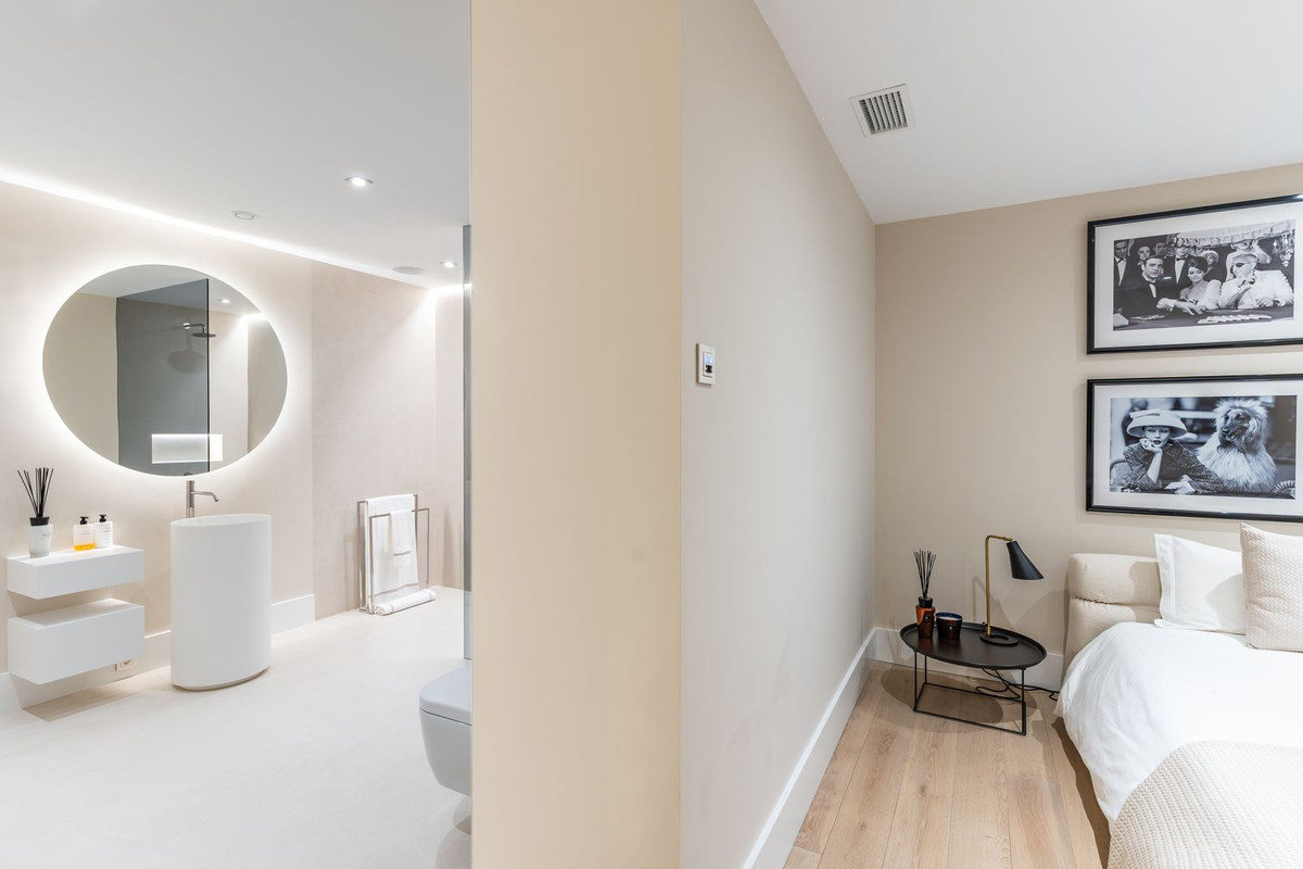 13b96cc2bc62bd199011b23ef5e41b2e - 42