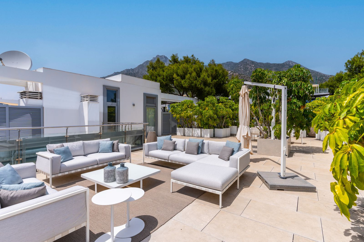 13b96cc2bc62bd199011b23ef5e41b2e - 47