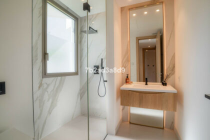 18fd5a41bc8322a655d77e22f1df0632 - 11