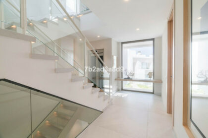 18fd5a41bc8322a655d77e22f1df0632 - 17