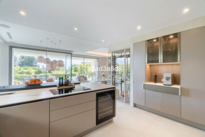 18fd5a41bc8322a655d77e22f1df0632 - 26