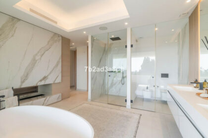 18fd5a41bc8322a655d77e22f1df0632 - 27