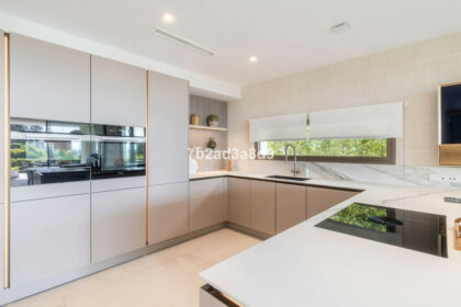 18fd5a41bc8322a655d77e22f1df0632 - 33