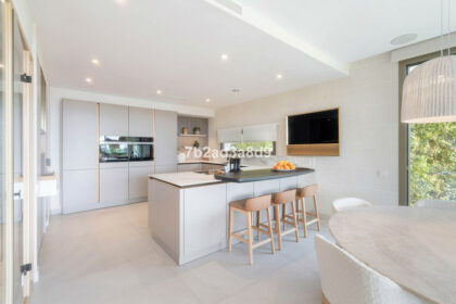 18fd5a41bc8322a655d77e22f1df0632 - 34